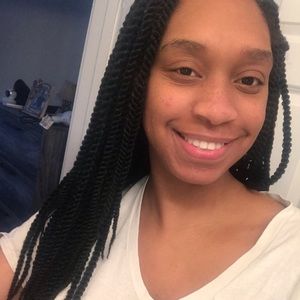 Meet your Posher, Danielle